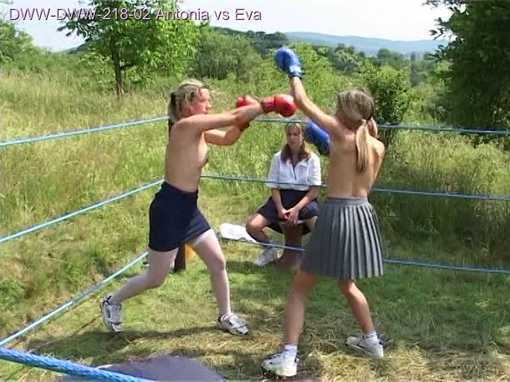 DWW-218-02 Strip Boxing - Antonia vs Eva